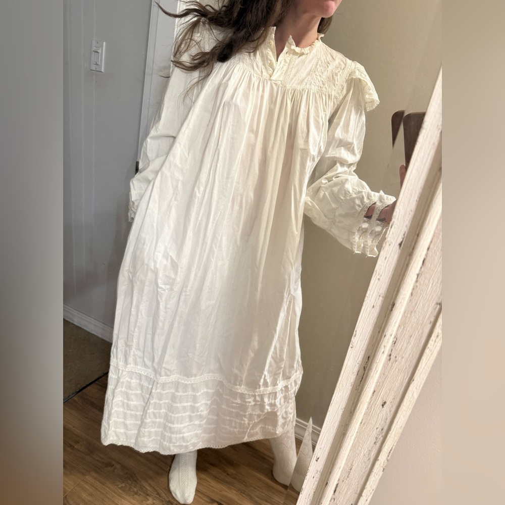 Upper Canada Nights White Cotton Nightgown